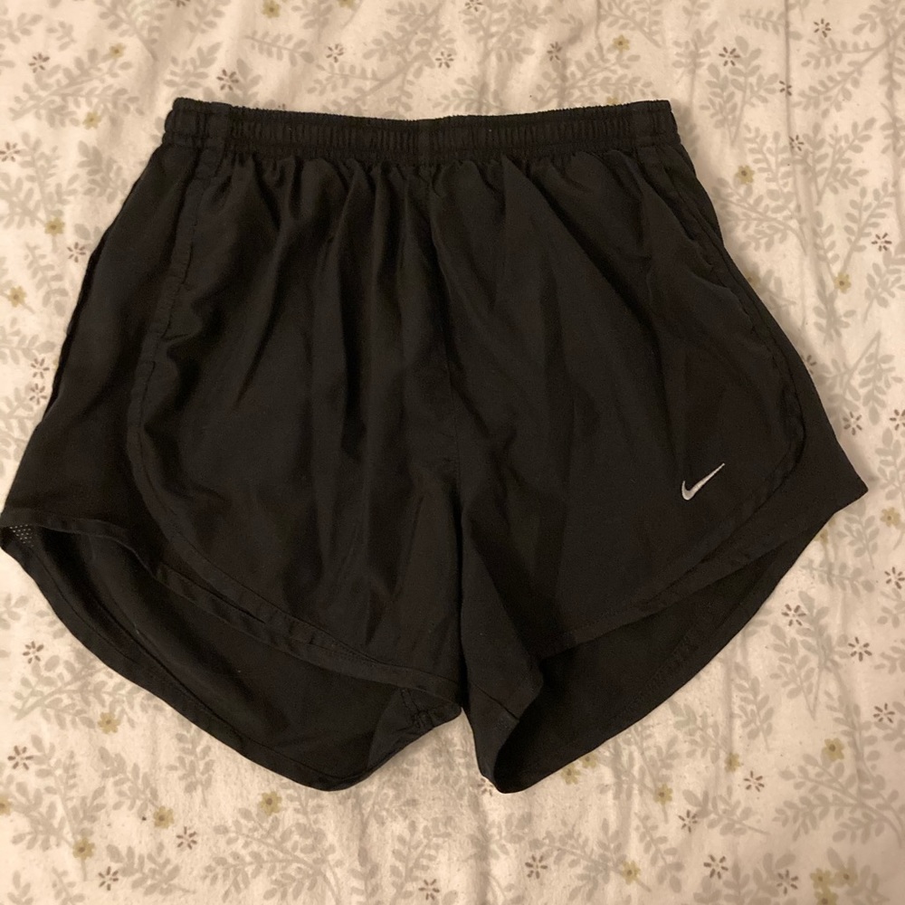 Black Nike shorts